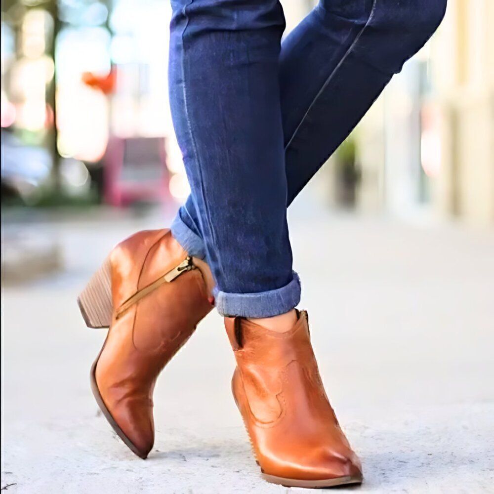 EUC Frye Womens Jennifer Cognac Leather Pointed Toe Zip Up Cute Ankle Bootie